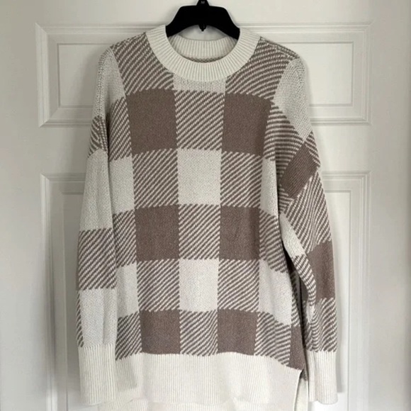 Abercrombie Super Soft Oversized Checker Print Sweater - Picture 2 of 6